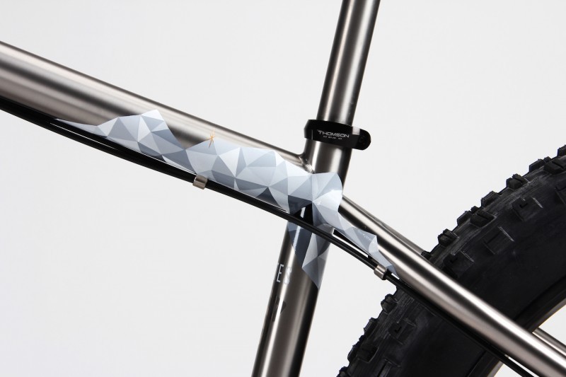 Seat tube from the other side.