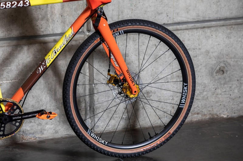 Side view front wheel
